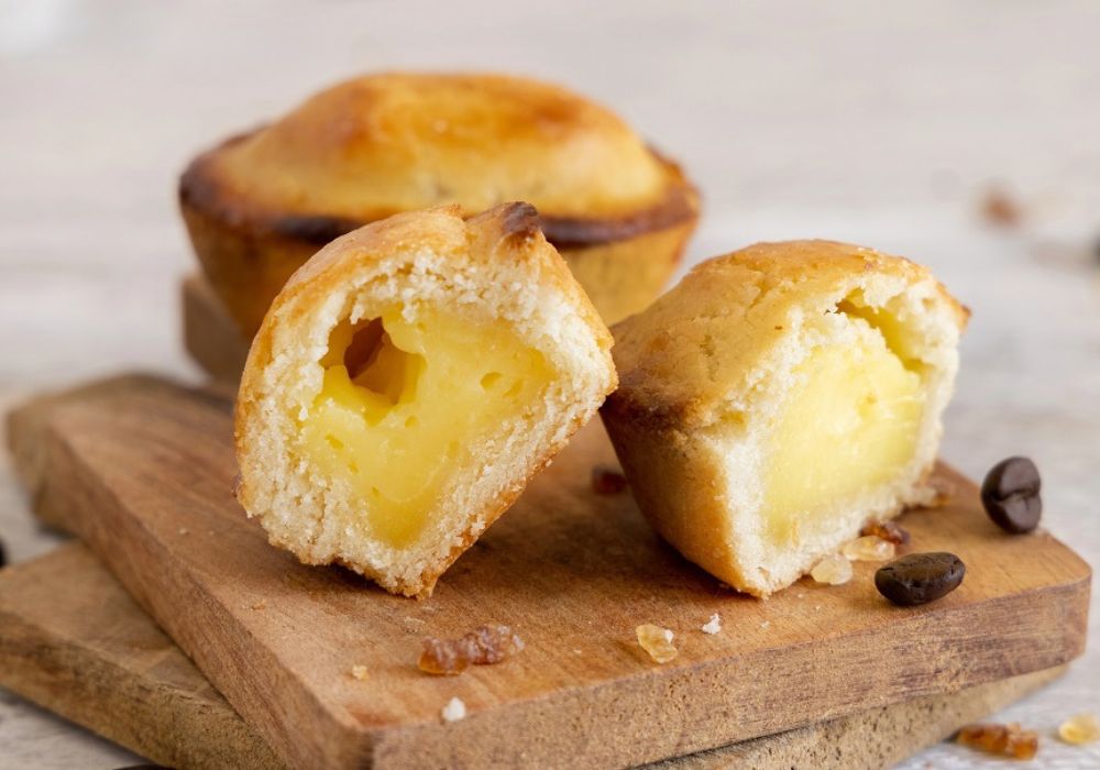 pasticciotto leccese con crema pasticciera, di Antico Forno Meledi a Corigliano d'Otranto