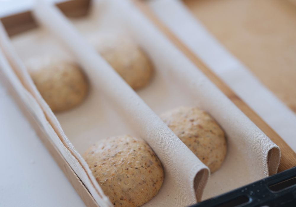 Lievitazione del pane con lievito madre e lievito di birra